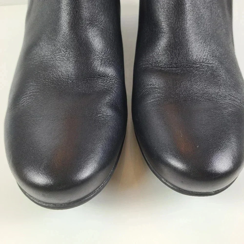 Clarks Black Emslie Twist Ankle Boots Size 10 Zipper Sides 2